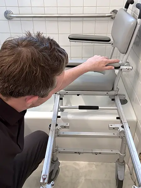 Setting up the Nuprodx MC6000 tub slider system in the bathroom